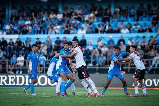 estudiantes de rio 4 river