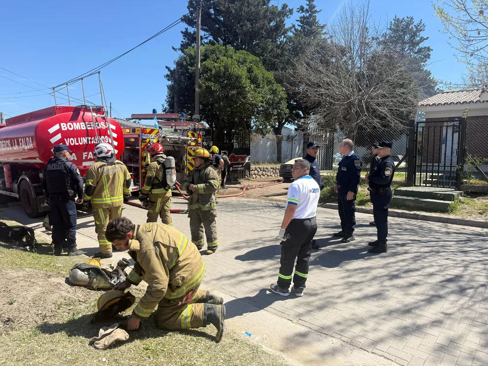Incendio en una planta de gas de La Falda (Policía)