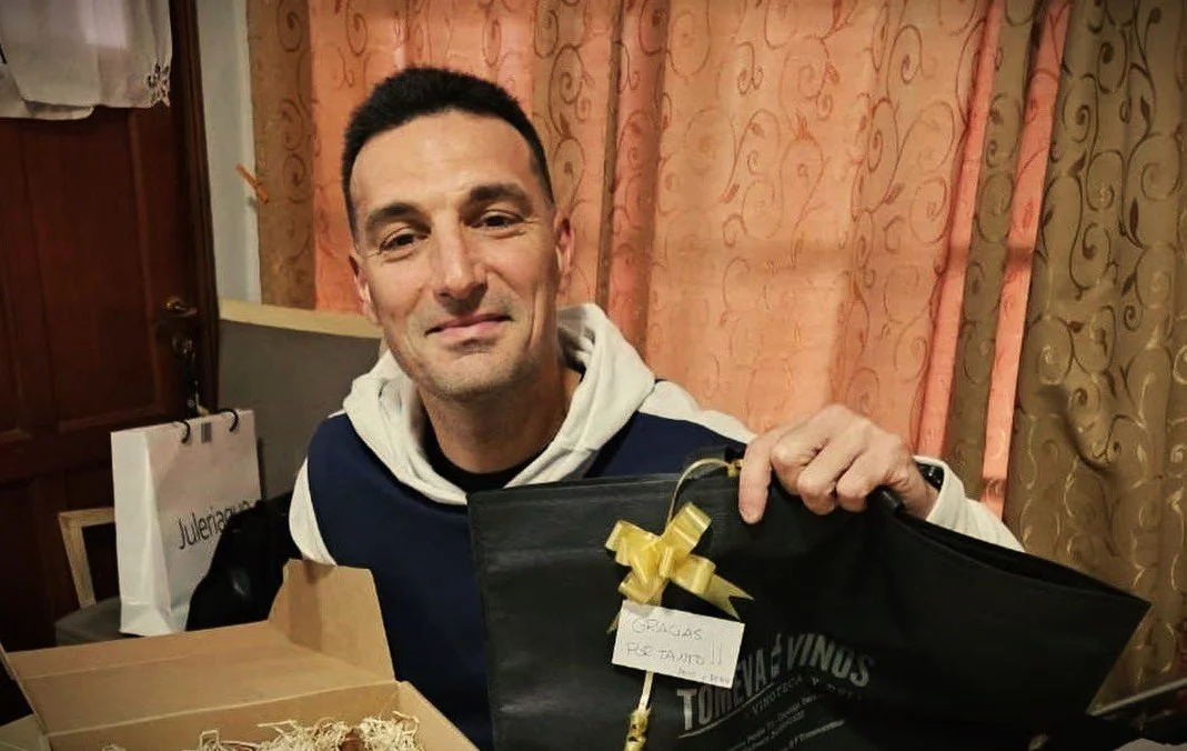 Lionel Scaloni en Pujato (Facebook)