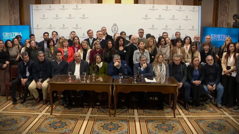 Conferencia de prensa de diputados y senadores de UXP (captura)