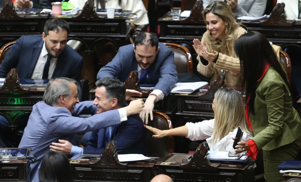 La Libertad Avanza festeja la aprobación de la Ley Bases en Diputados (NA)