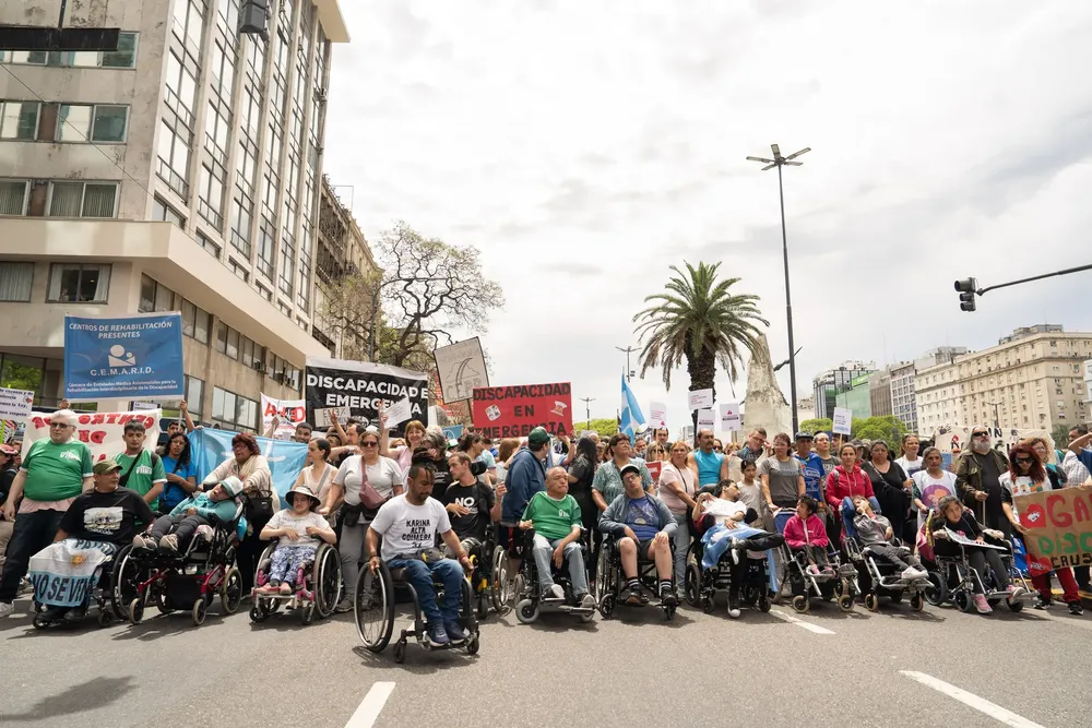 Marcha en CABA por la Ley de Emergencia en Discapacidad (Foro Permanente Discapacidad) 01