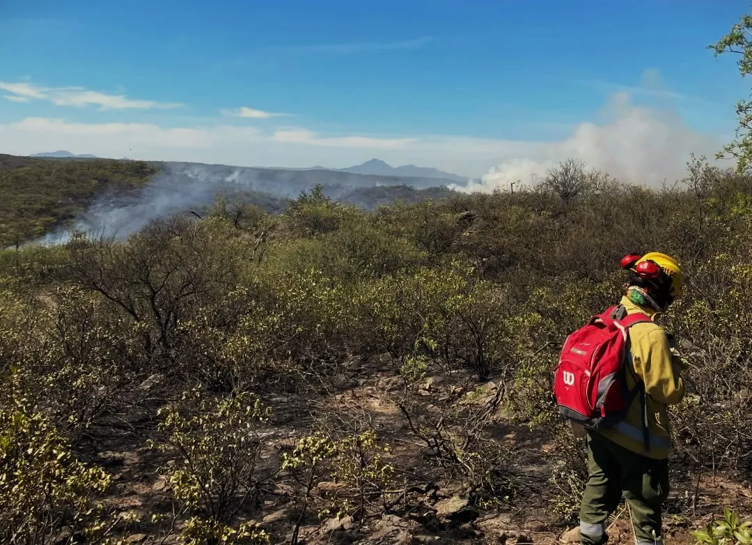 Incendio en Guasapampa (Bomberos de San Marcos Sierras) 01