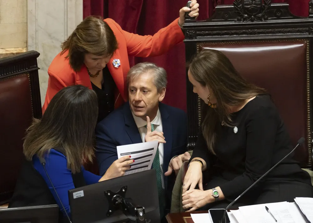 Senado by na 3