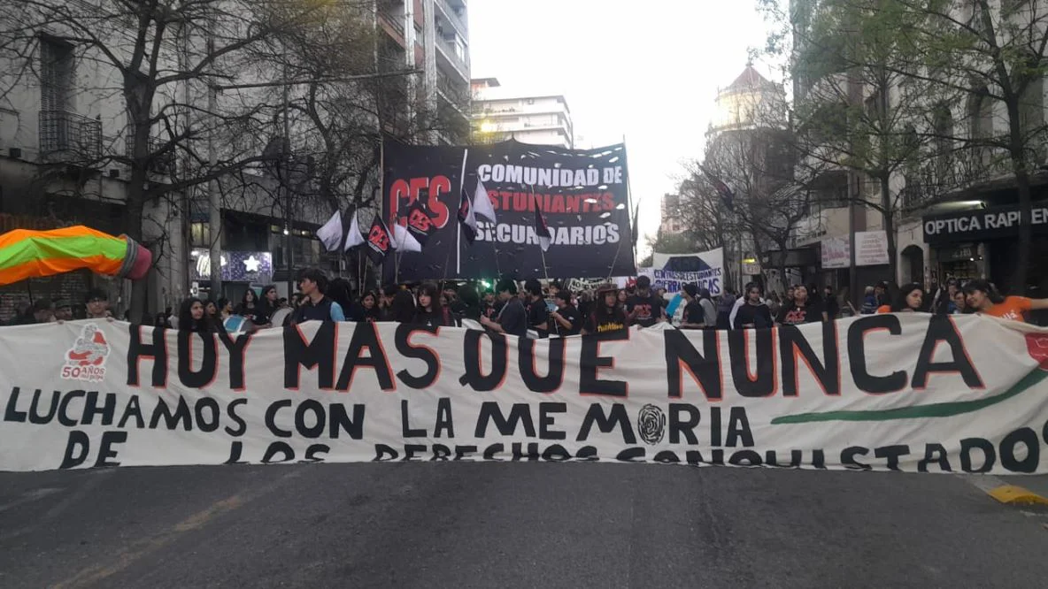 Marcha Noche Láices gentileza Familiares
