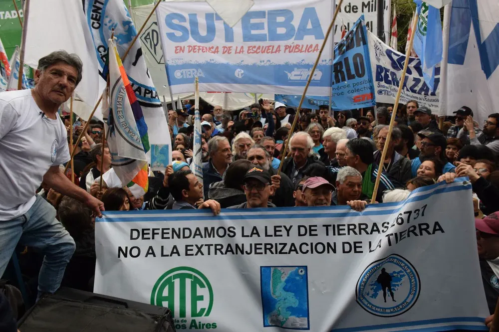 Marcha por la Ley de Tierras (Cecim La Plata)