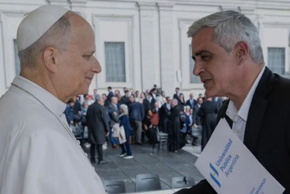 Bartolacci y el Papa Redes