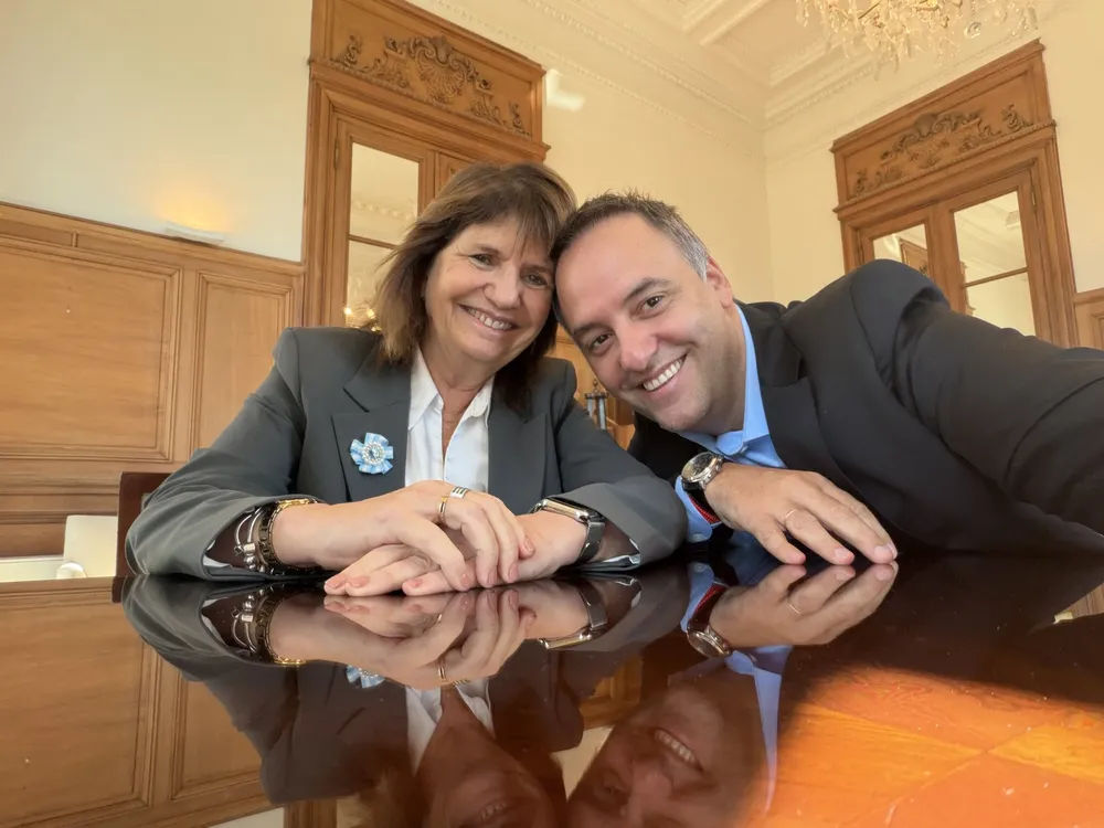 Adorni y Bullrich by x