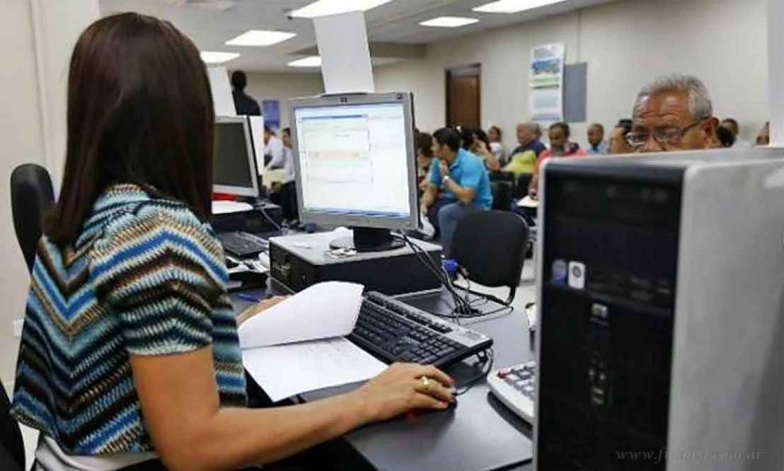 Trabajador público argentino gentileza FM Alba
