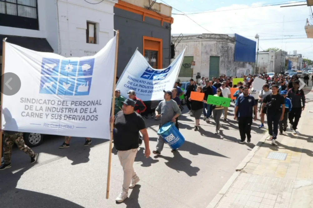 Trabajadores de AVEX Rio Cuarto by Puntal