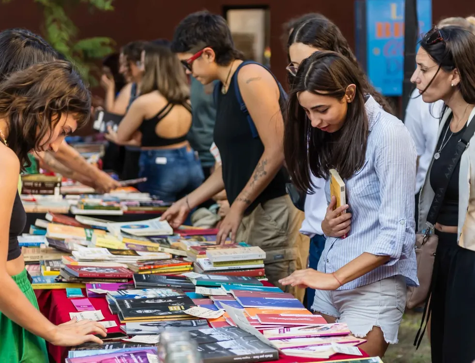 feria de libros by municipalidad
